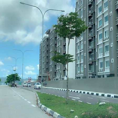 Oyo 91086 Bayu Service Apartment กัวห์ ภายนอก รูปภาพ