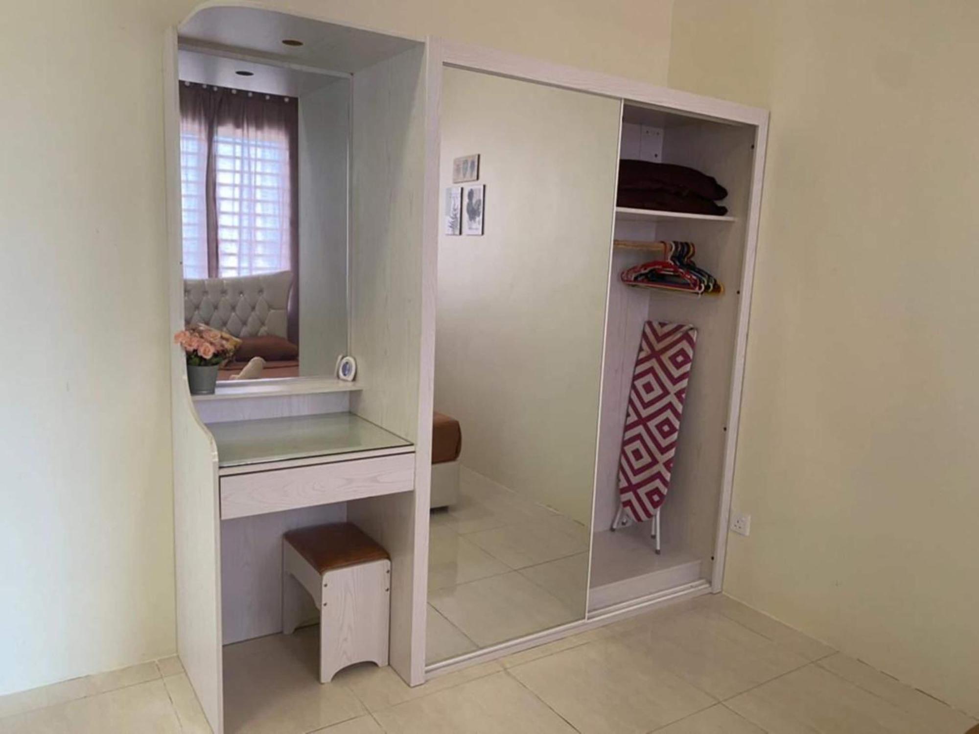 Oyo 91086 Bayu Service Apartment กัวห์ ภายนอก รูปภาพ