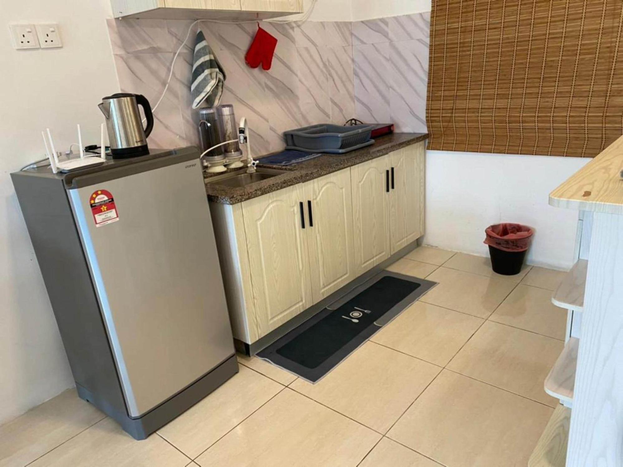 Oyo 91086 Bayu Service Apartment กัวห์ ภายนอก รูปภาพ