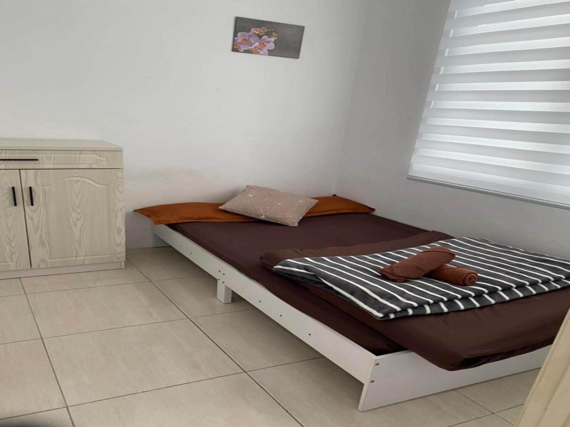 Oyo 91086 Bayu Service Apartment กัวห์ ภายนอก รูปภาพ