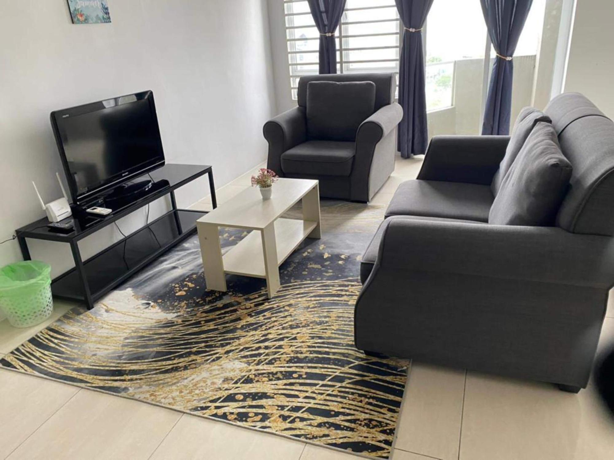 Oyo 91086 Bayu Service Apartment กัวห์ ภายนอก รูปภาพ