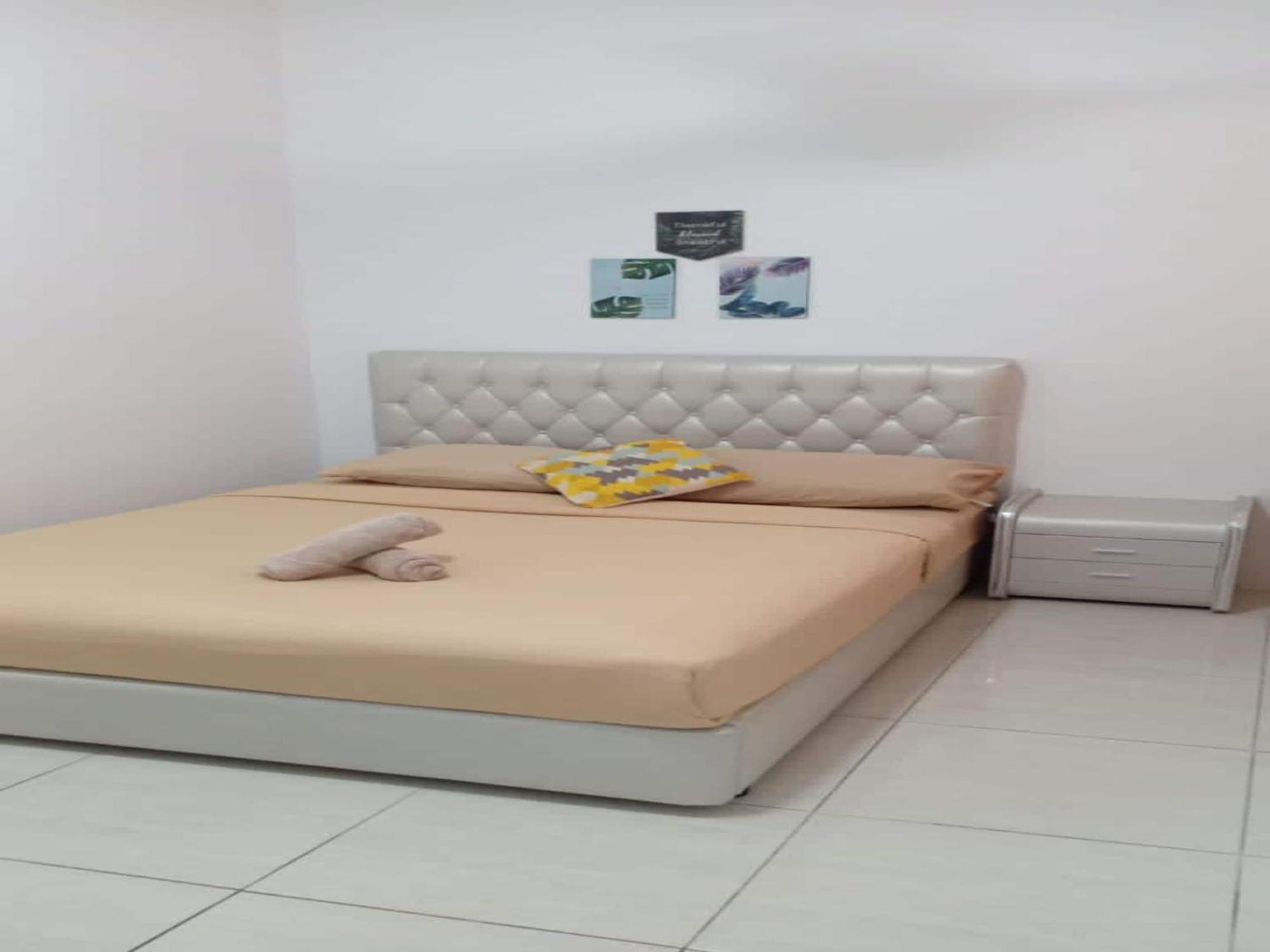 Oyo 91086 Bayu Service Apartment กัวห์ ภายนอก รูปภาพ
